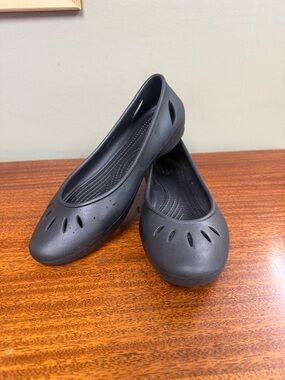CROCS Women's Black Slip-On Ballet Flats with Cutouts